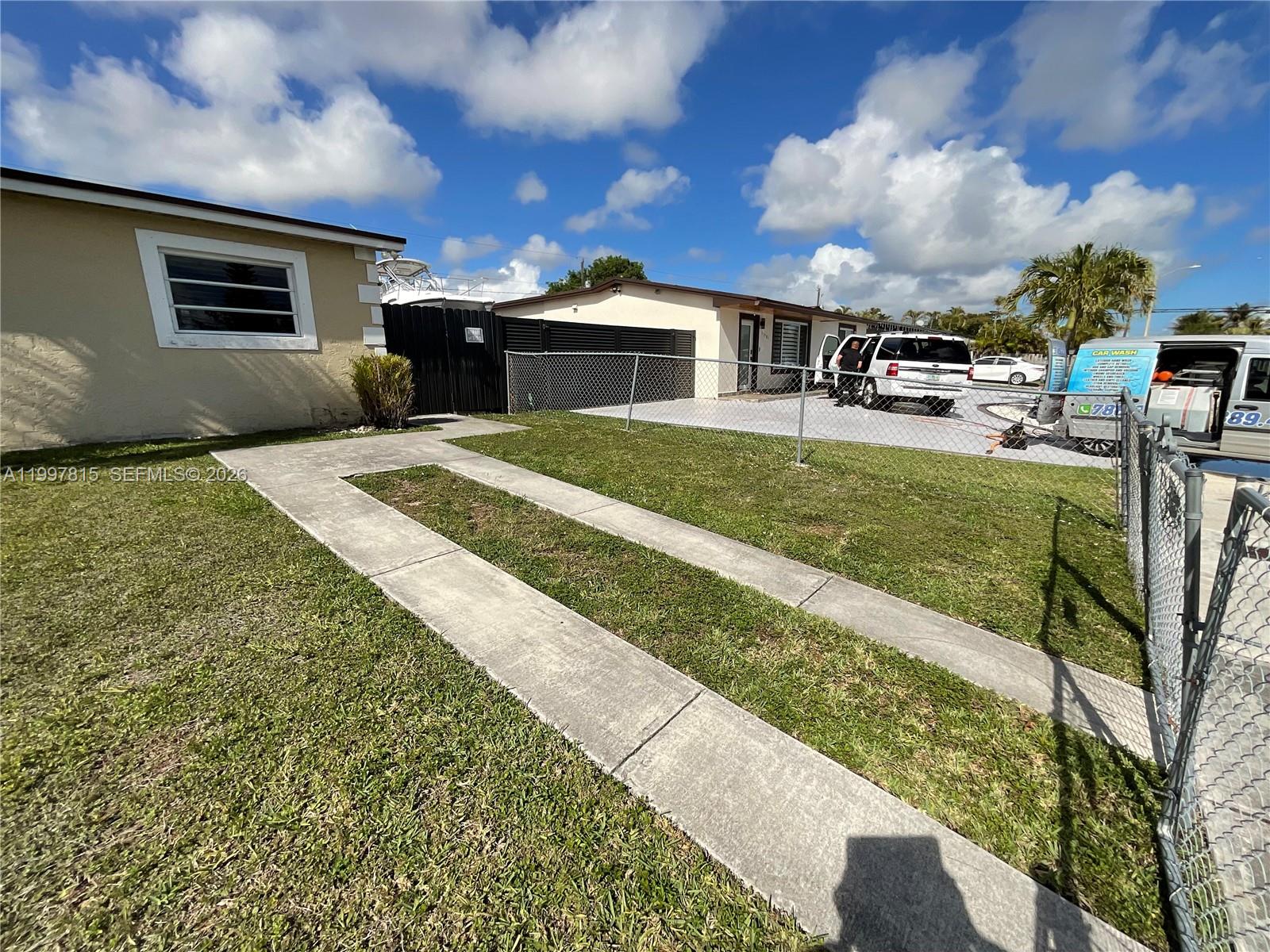 SO MIAMI HEIGHTS MANOR - Residential Lease