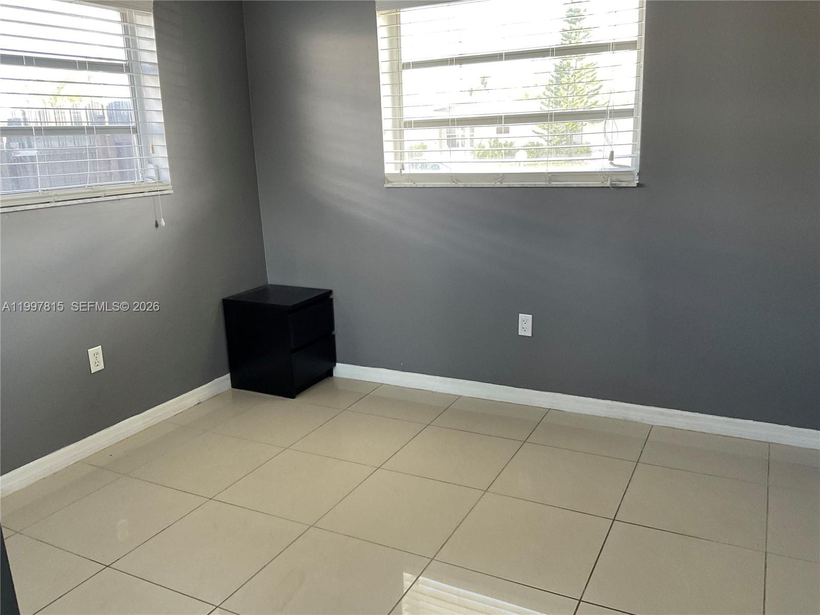 SO MIAMI HEIGHTS MANOR - Residential Lease