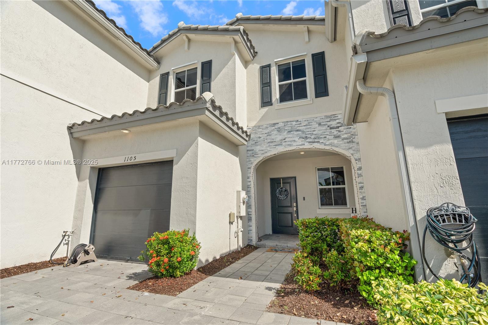 Property for Sale at 1105 Se 27th Ter  , Homestead, Miami-Dade County, Florida - Bedrooms: 3 
Bathrooms: 3  - $400,000