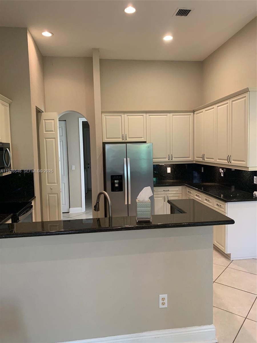 7116 W Pinecreek Way