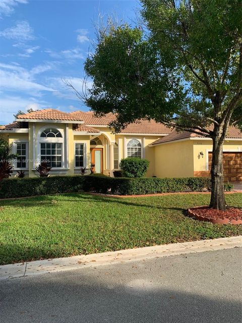 7116 W Pinecreek Way Coconut Creek FL 33073