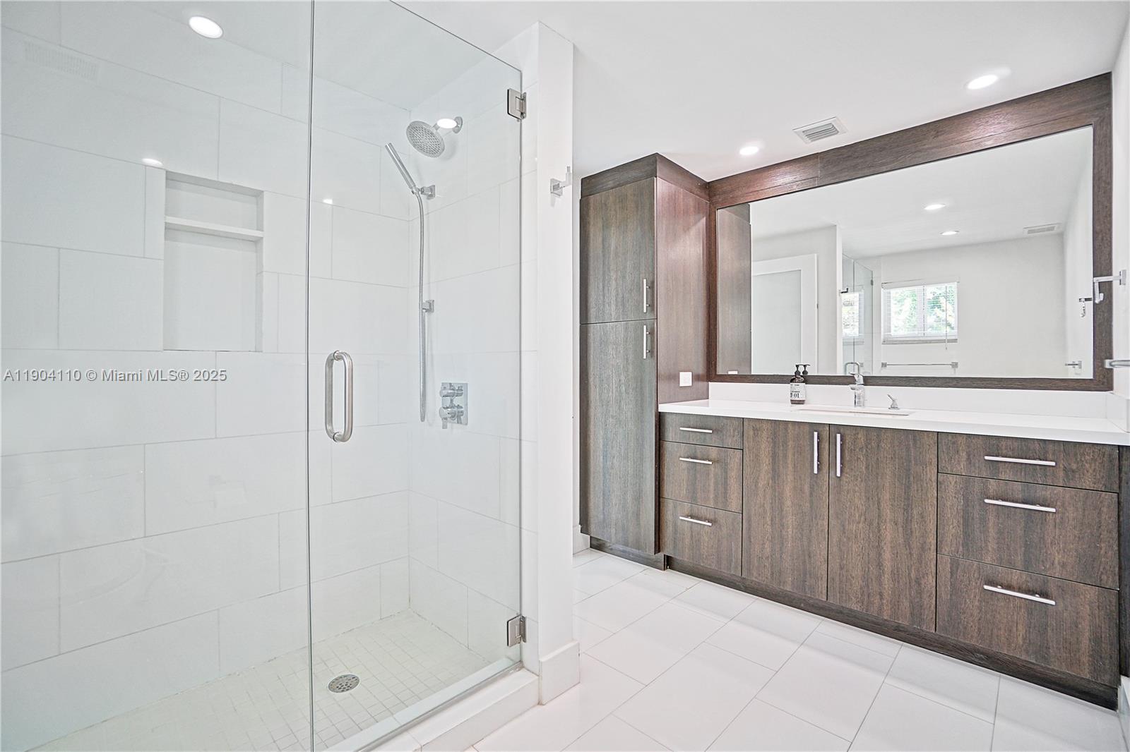 BISCAYNE KEY ESTATES - Residential Lease