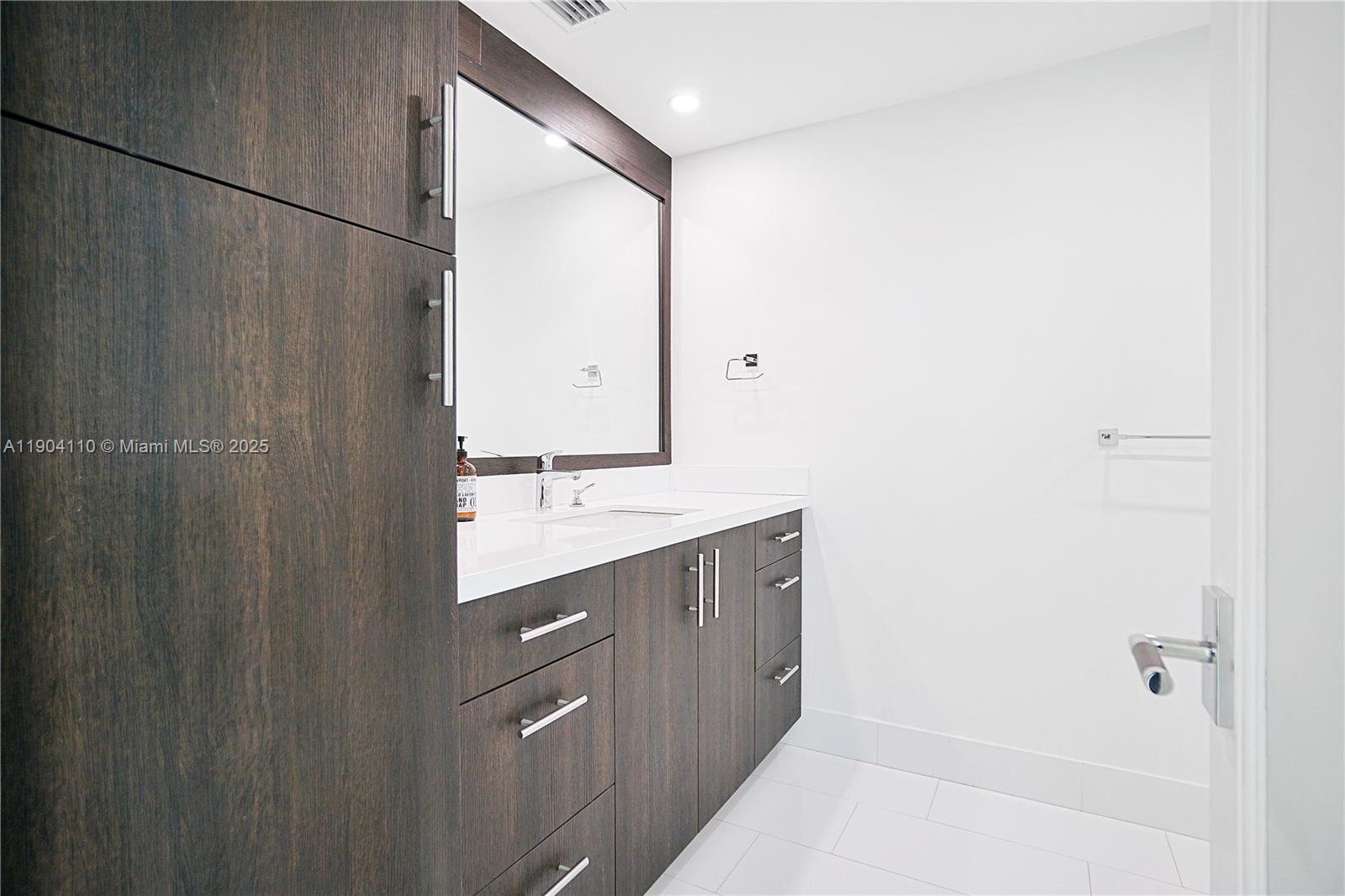 BISCAYNE KEY ESTATES - Residential Lease