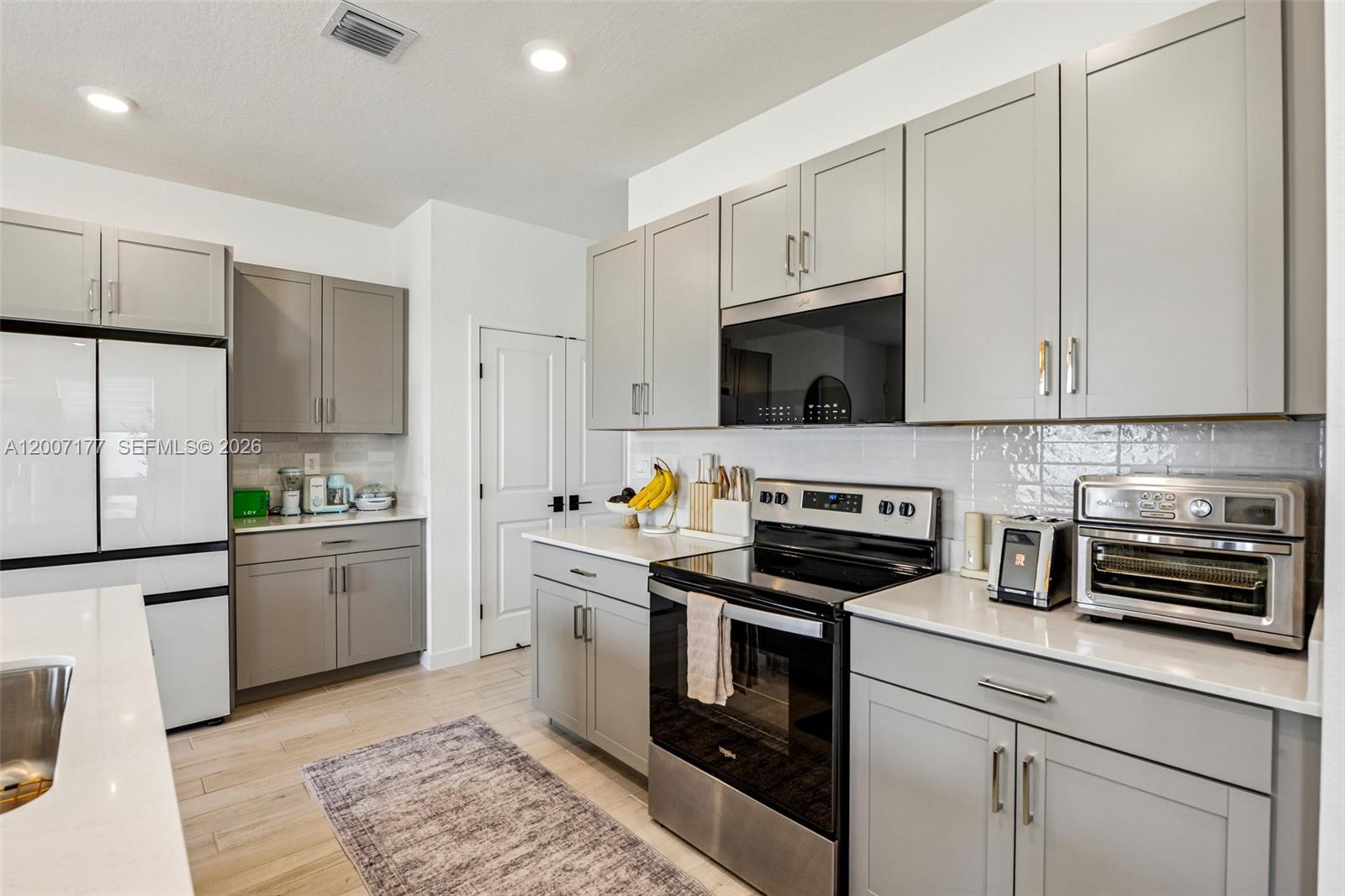 TENNESSEE ESTATES - Residential