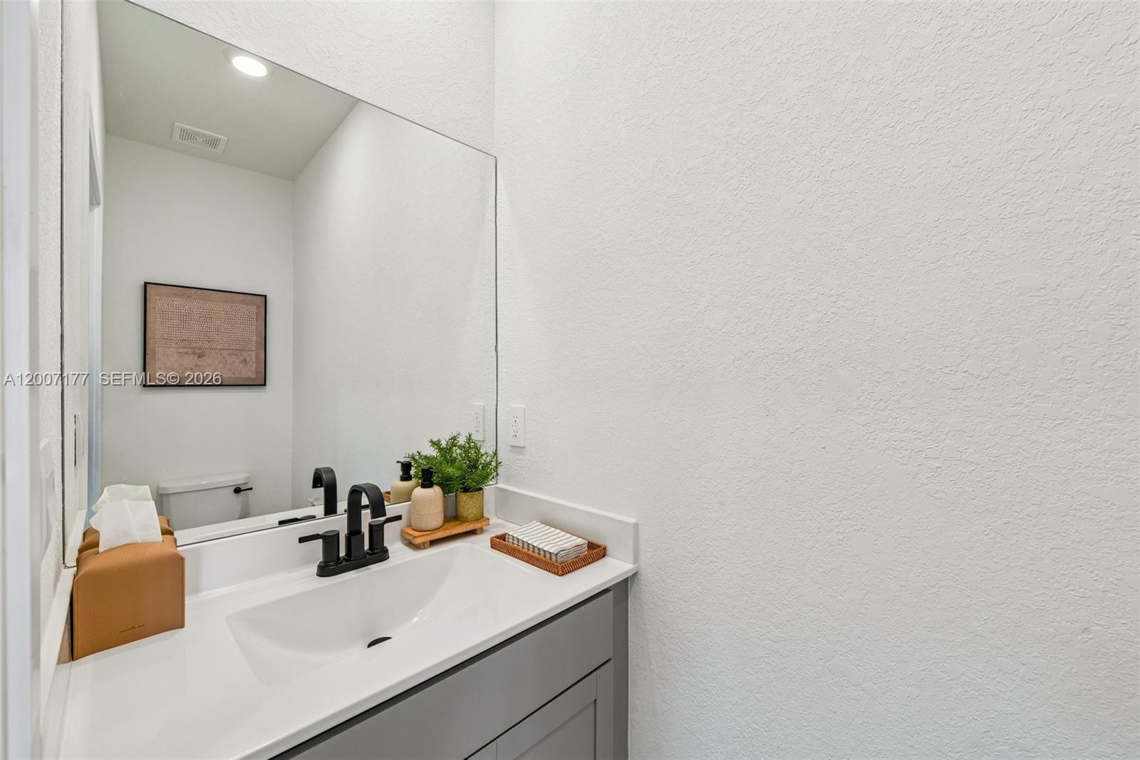 TENNESSEE ESTATES - Residential