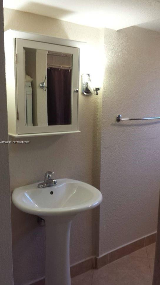 VILLAGE AT DADELAND CONDO - Residential