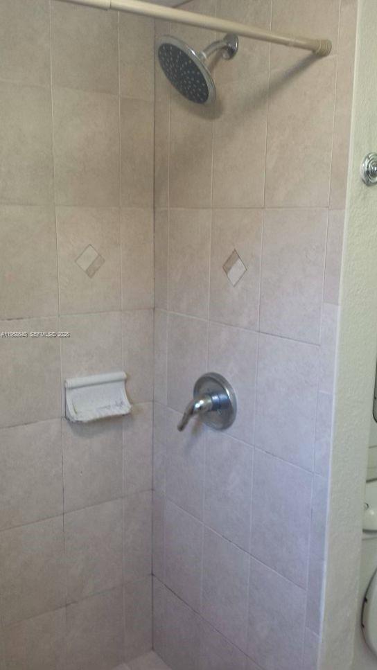 VILLAGE AT DADELAND CONDO - Residential