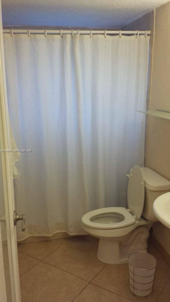 VILLAGE AT DADELAND CONDO - Residential