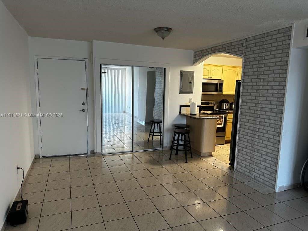 THE GREENS CONDO - Residential