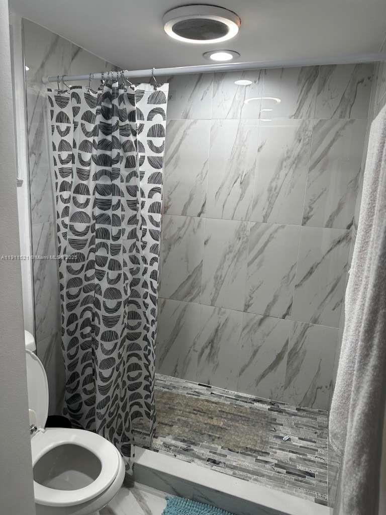 THE GREENS CONDO - Residential