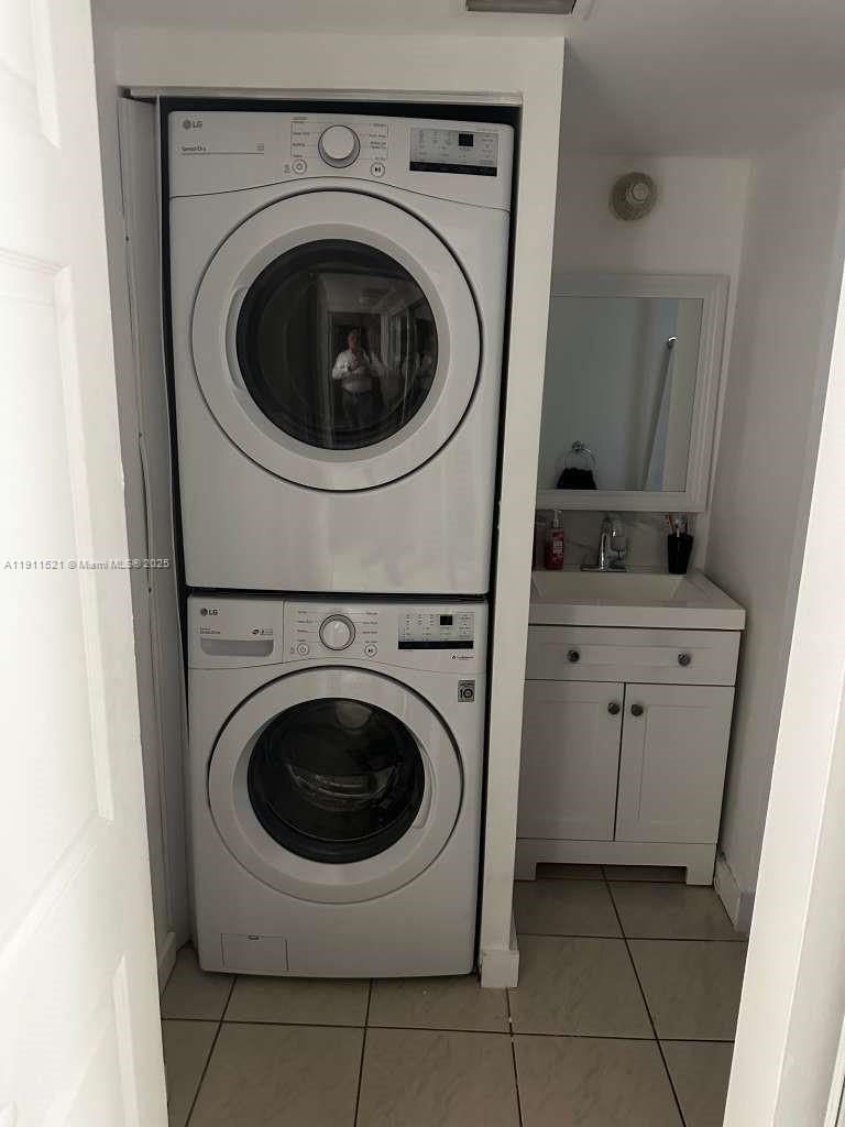 THE GREENS CONDO - Residential