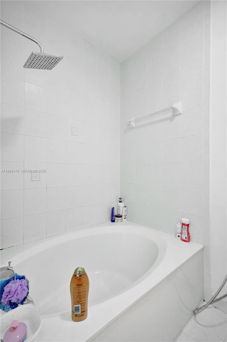 MONACO ESTATES AT KENDALL - Residential