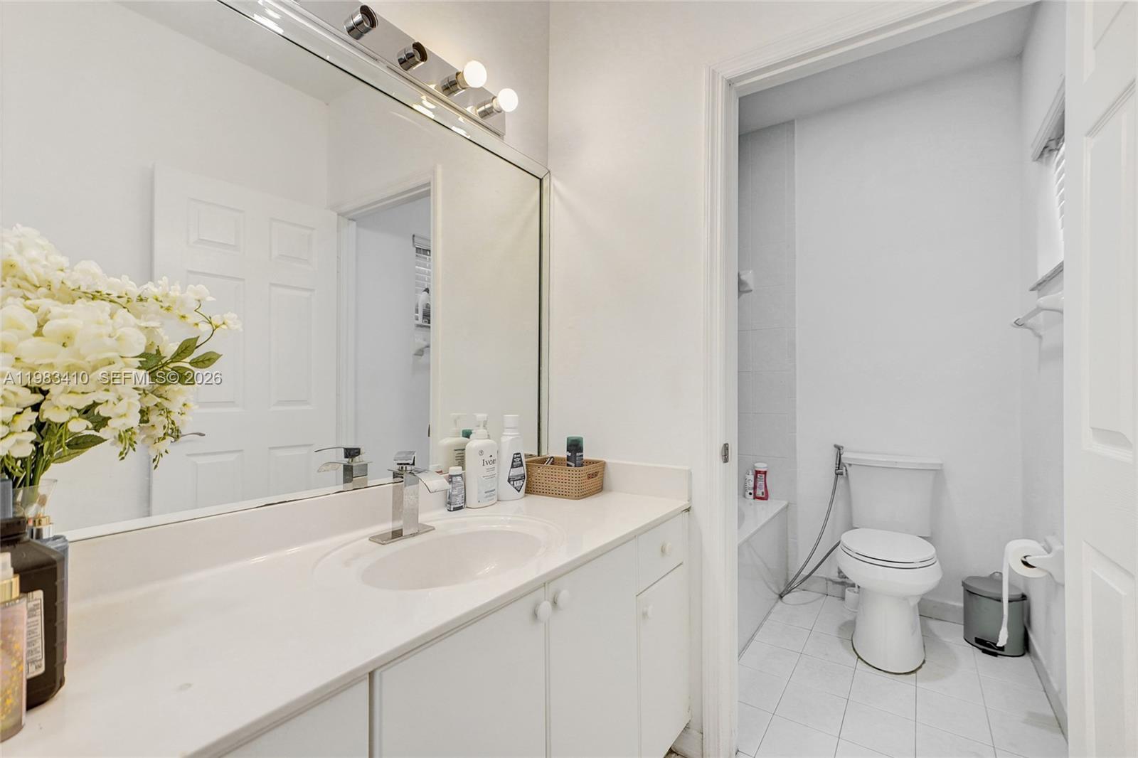 MONACO ESTATES AT KENDALL - Residential