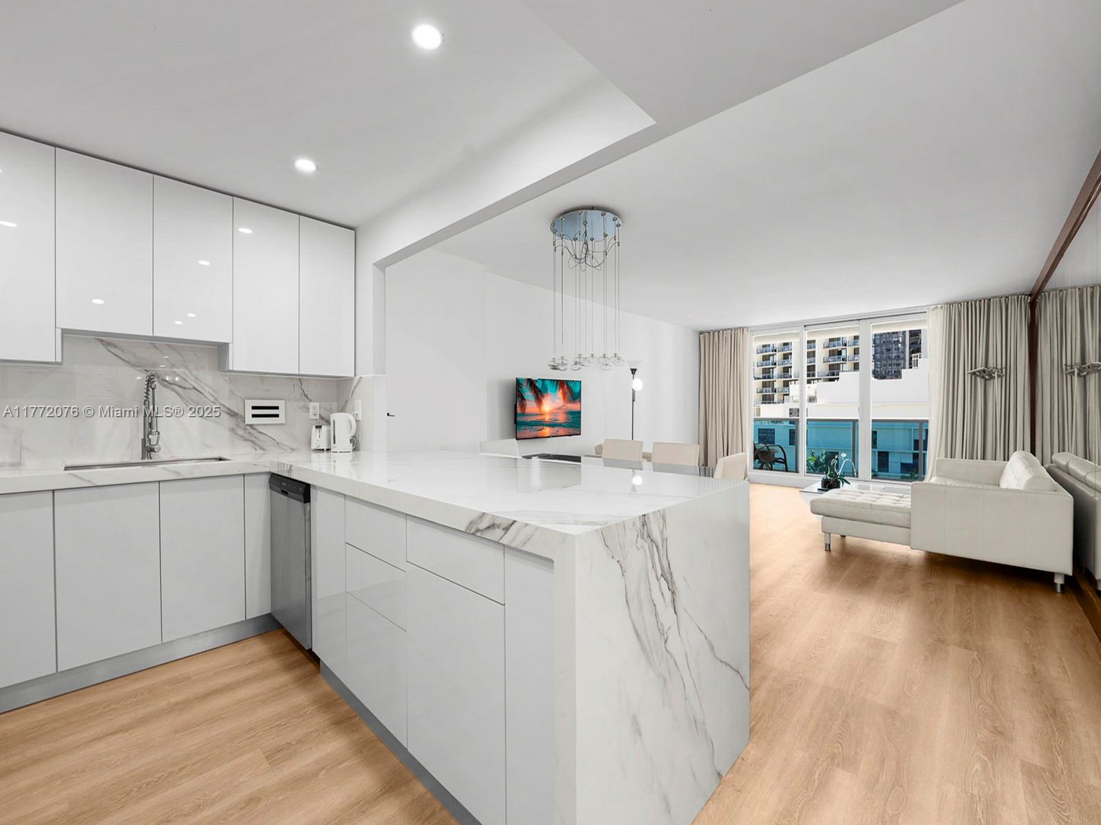 2301 Collins Ave 603, Miami Beach, Miami-Dade County, Florida - 1 Bedrooms  
2 Bathrooms - 