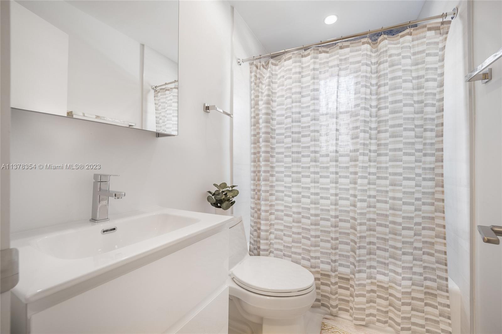 MIAMI OCEAN VIEW CO AMD - Residential Lease