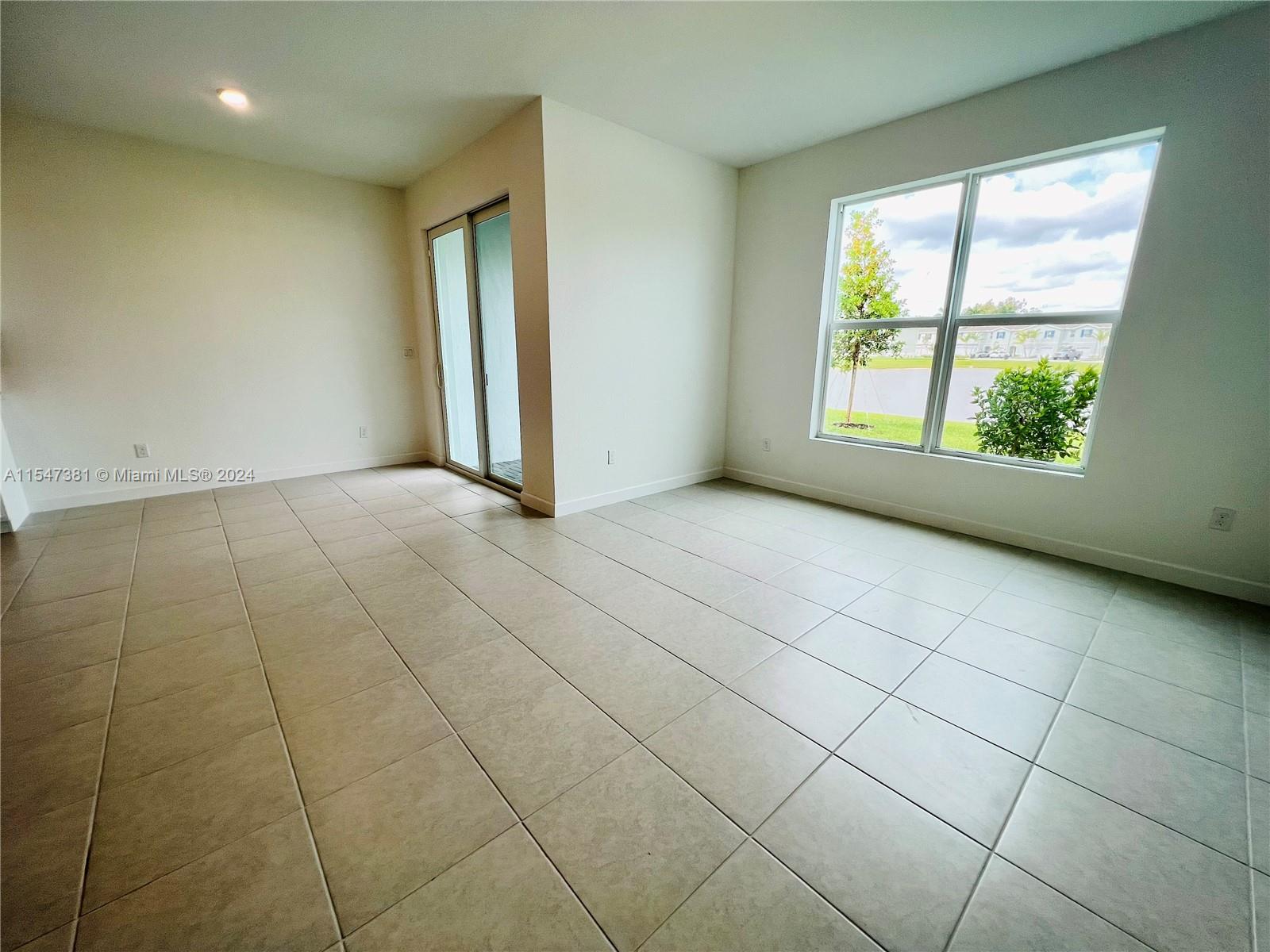 LAKESHORE AT THE FOUNTAIN - Residential Lease