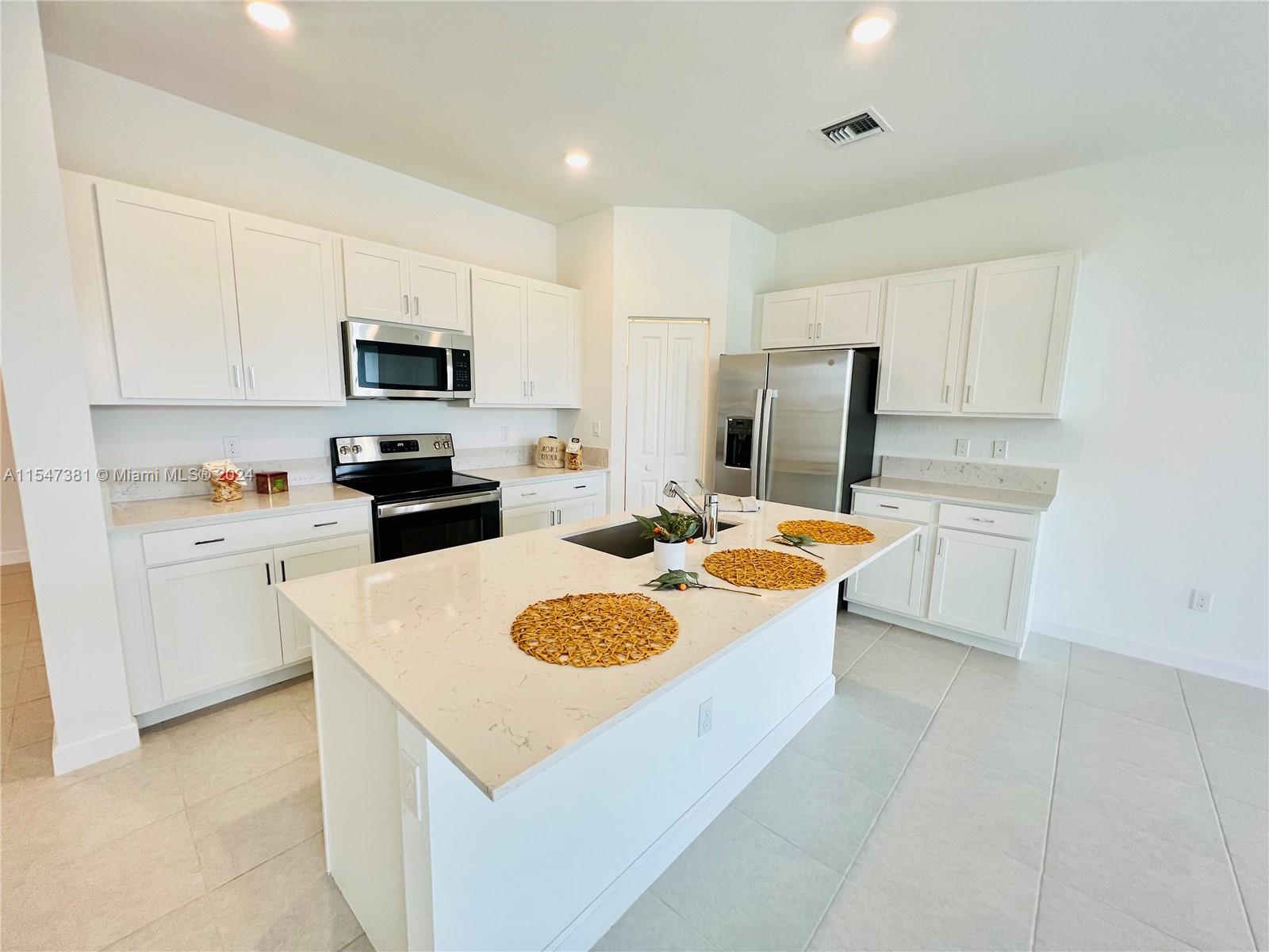 LAKESHORE AT THE FOUNTAIN - Residential Lease