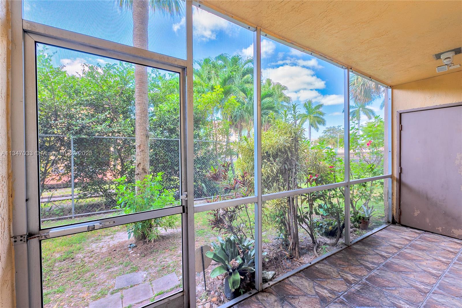 COUNTRY LANE CONDO #1 - Residential