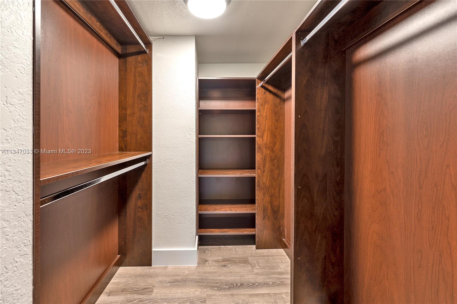 COUNTRY LANE CONDO #1 - Residential