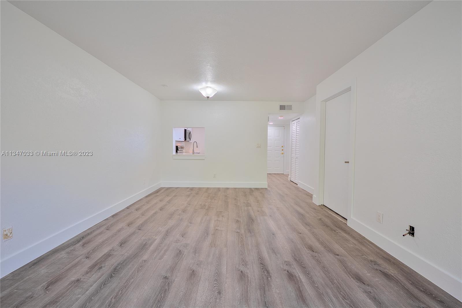 COUNTRY LANE CONDO #1 - Residential