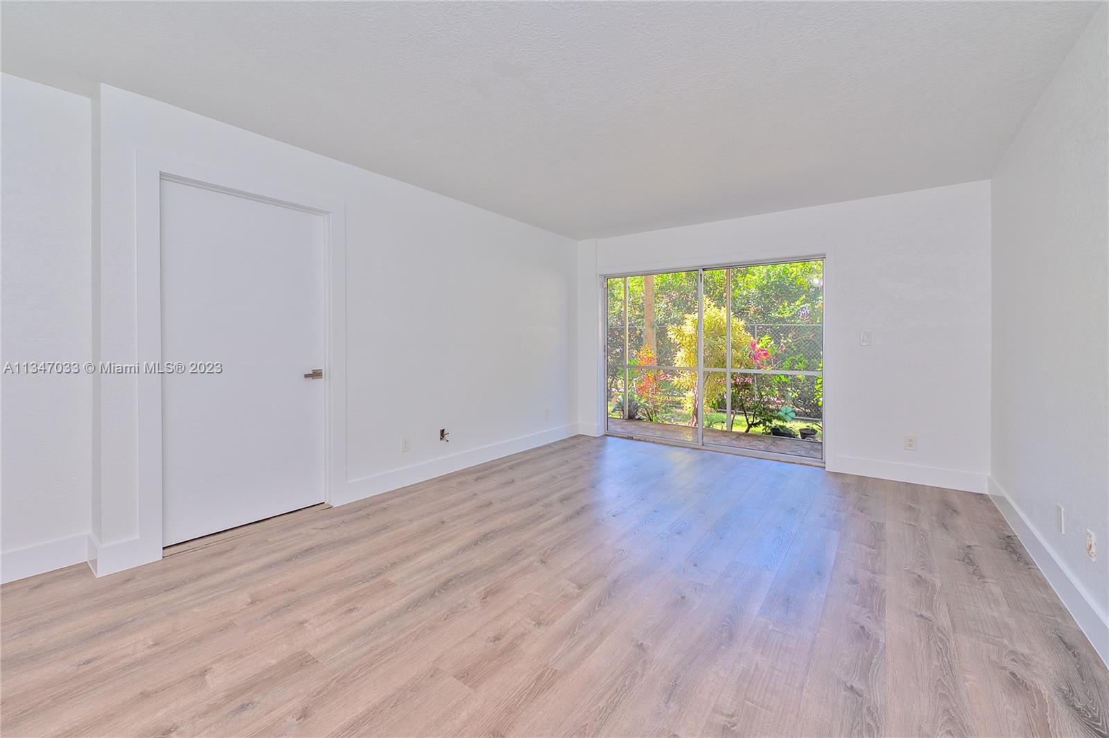 COUNTRY LANE CONDO #1 - Residential