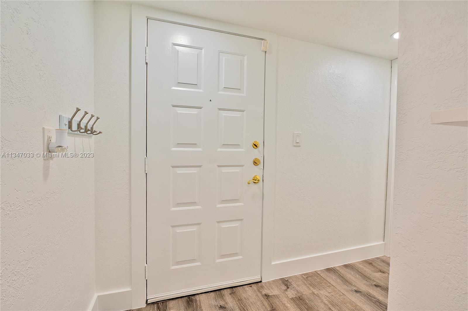 COUNTRY LANE CONDO #1 - Residential