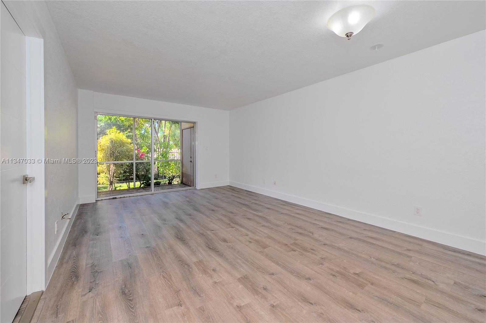 COUNTRY LANE CONDO #1 - Residential