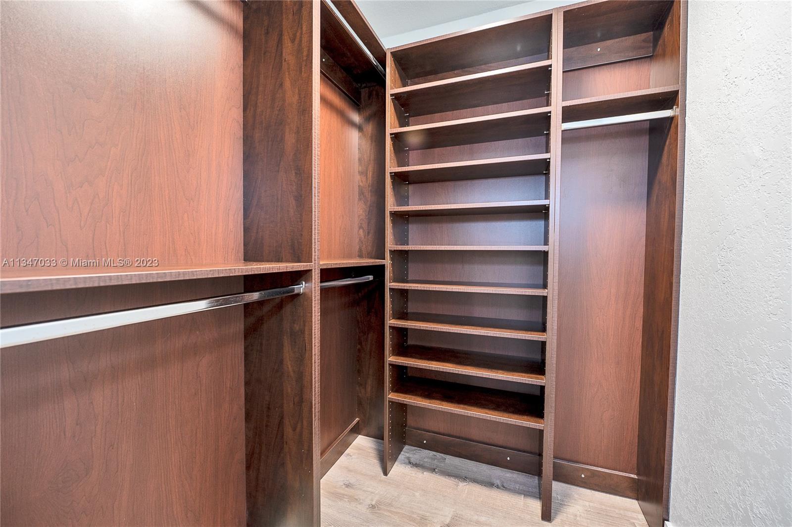 COUNTRY LANE CONDO #1 - Residential