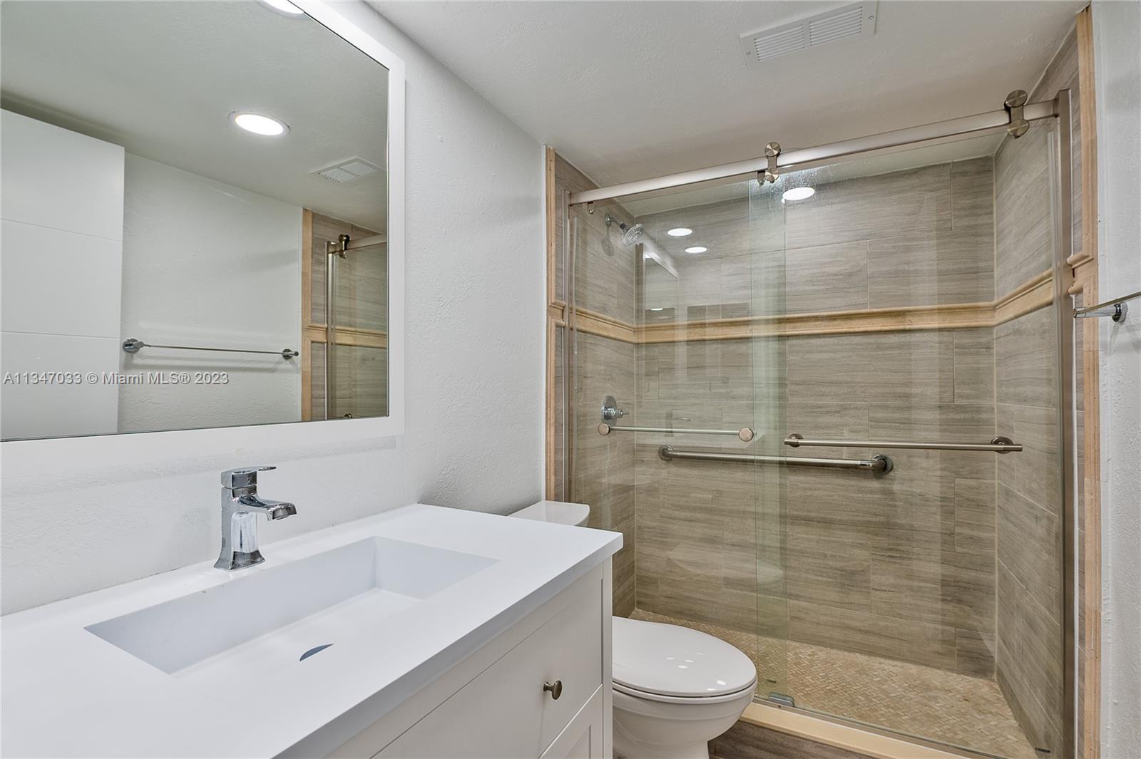 COUNTRY LANE CONDO #1 - Residential