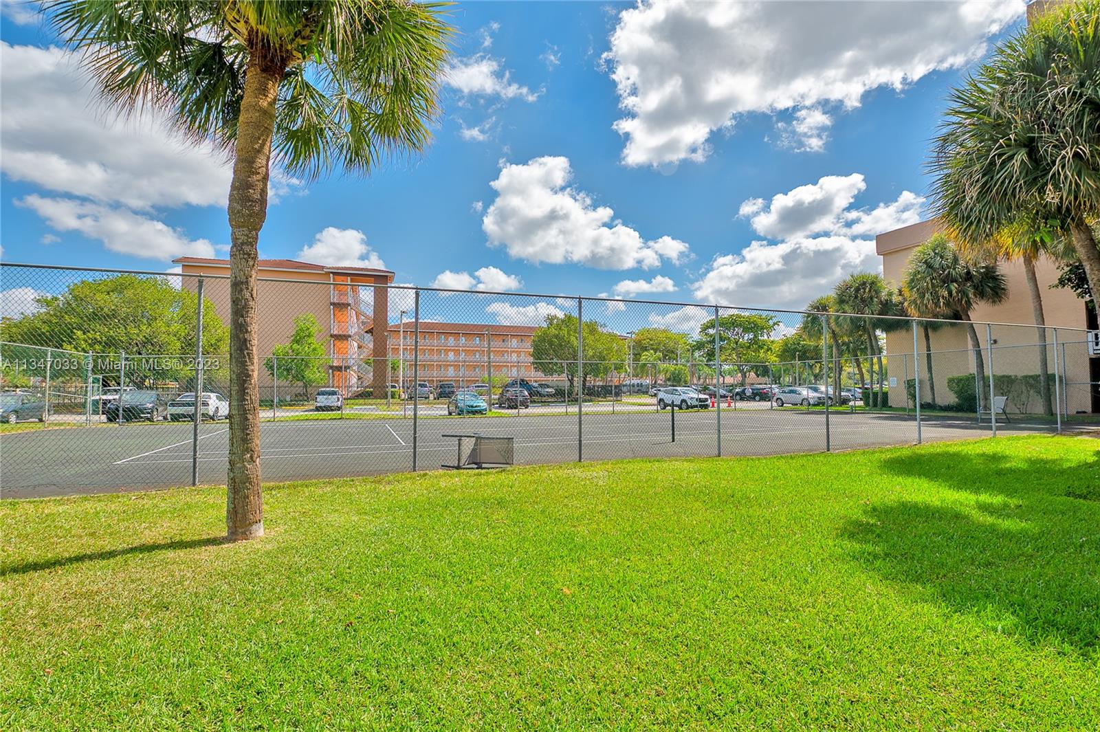 COUNTRY LANE CONDO #1 - Residential