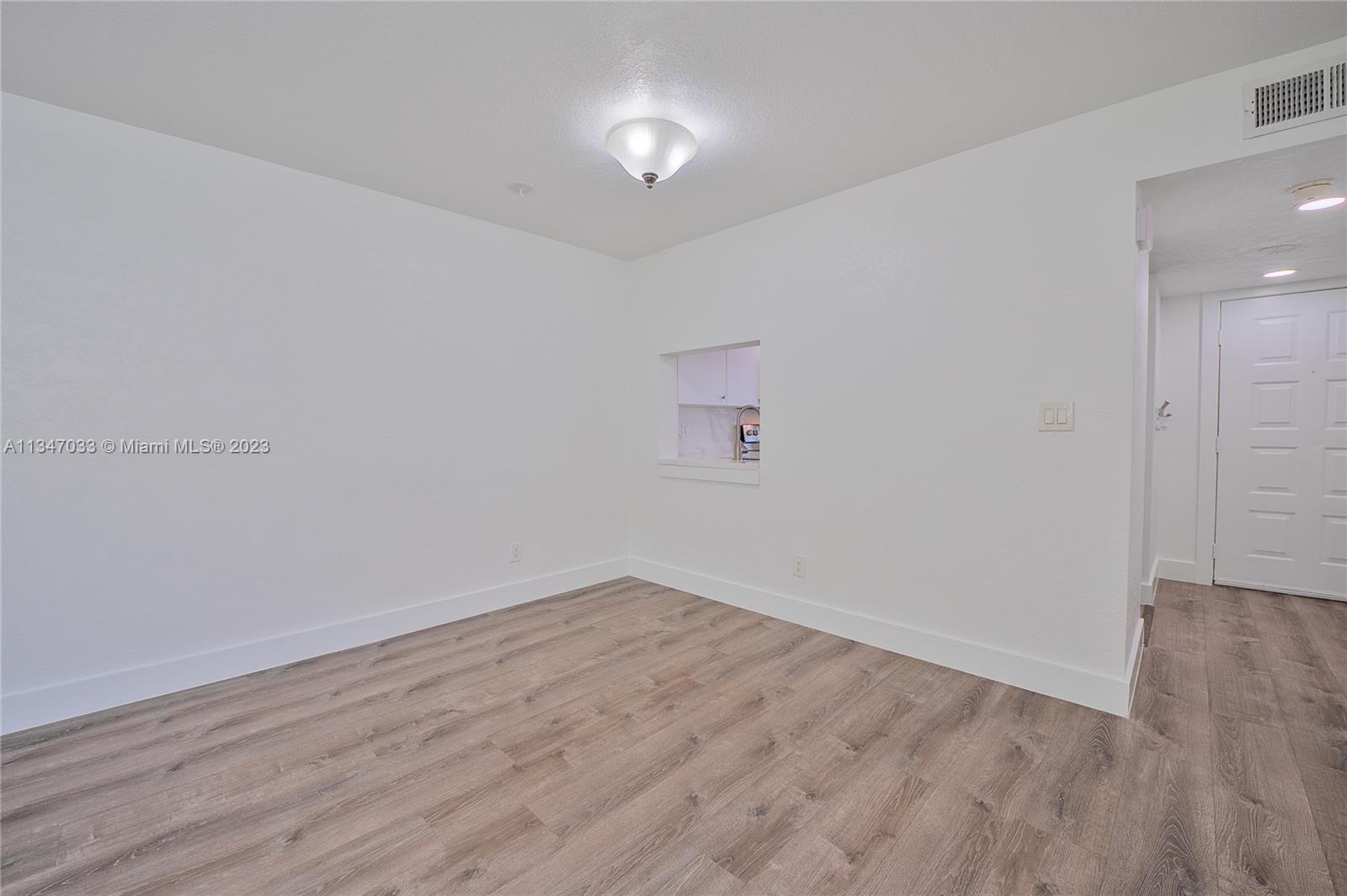 COUNTRY LANE CONDO #1 - Residential