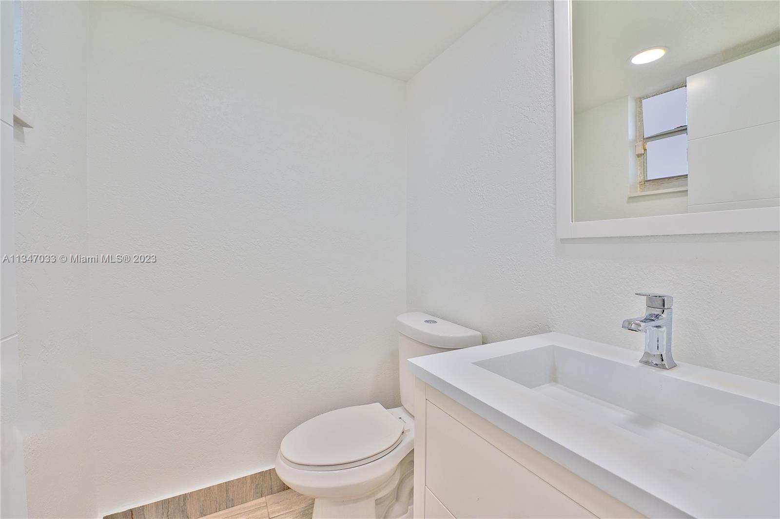 COUNTRY LANE CONDO #1 - Residential