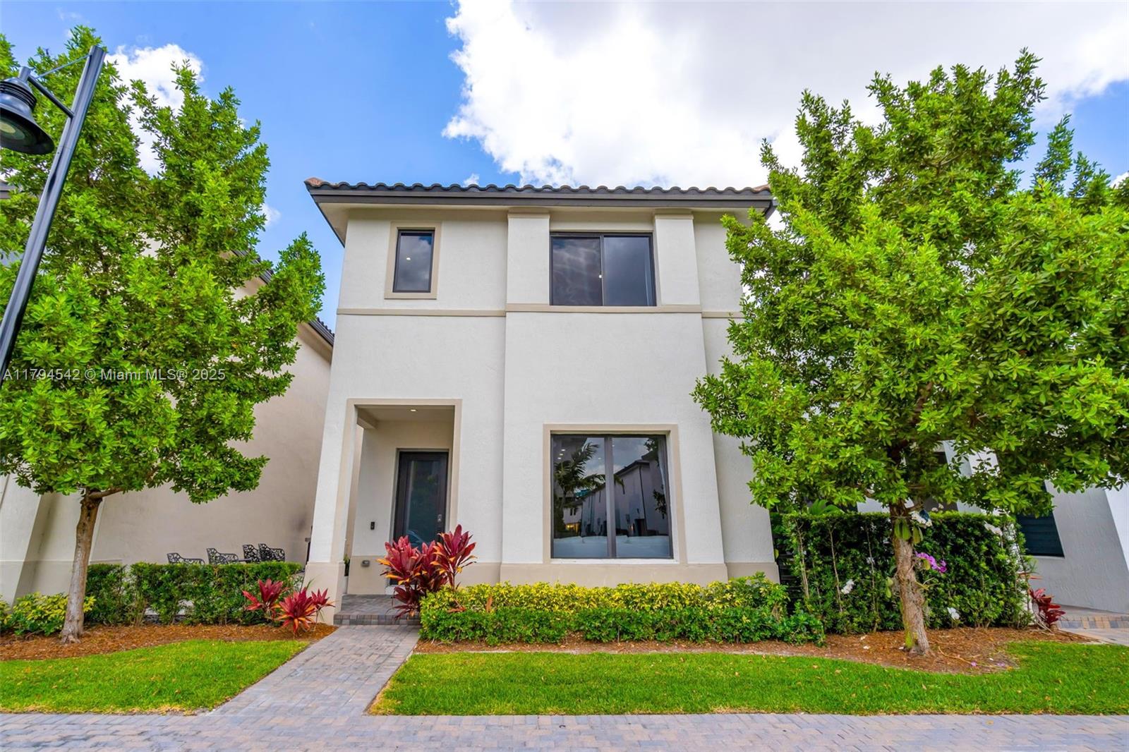 4445 NW 82nd Ave