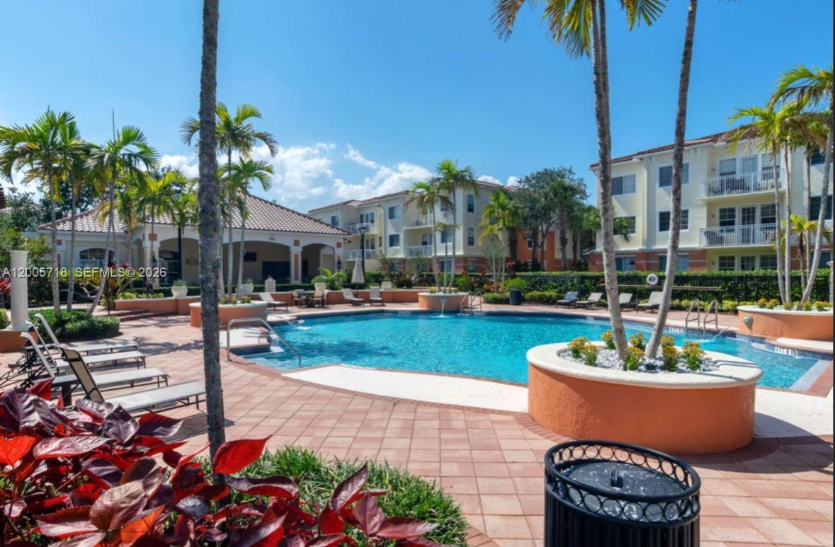 MEZZANO CONDO - Residential