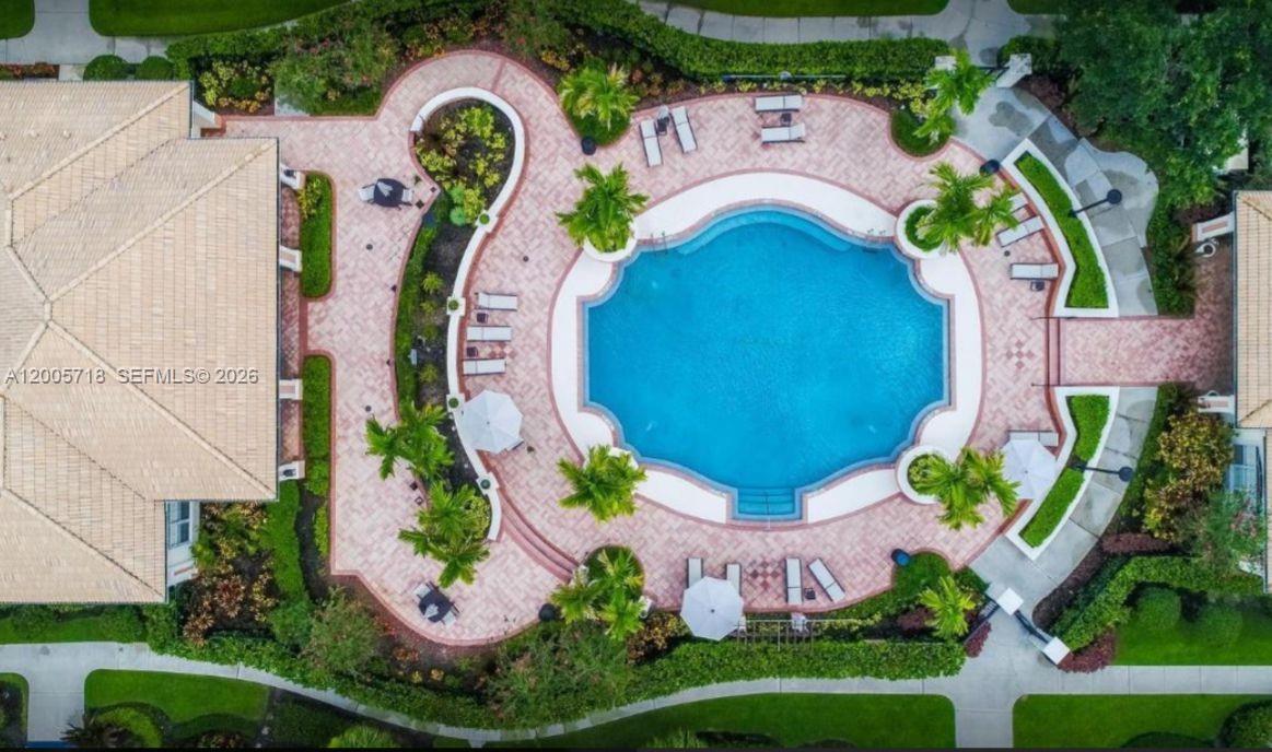 MEZZANO CONDO - Residential