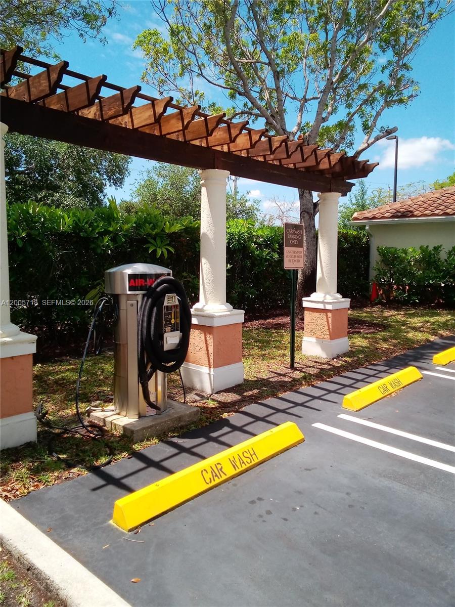 MEZZANO CONDO - Residential