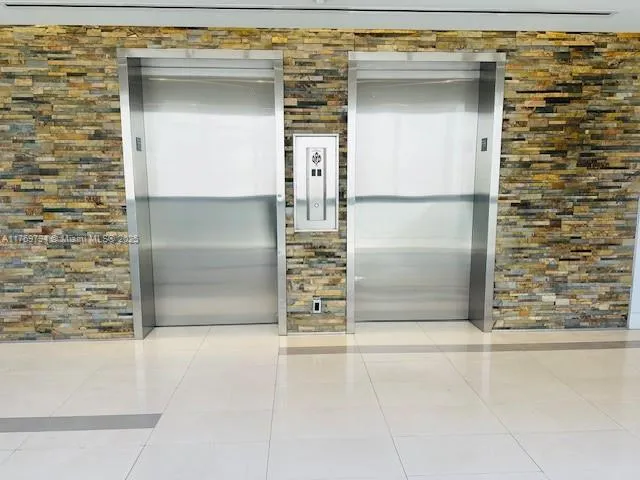 Key Biscayne, Florida 33149, United States, 3 Bedrooms Bedrooms, ,2 BathroomsBathrooms,Residential,Active,94904