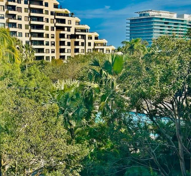 Key Biscayne, Florida 33149, United States, 3 Bedrooms Bedrooms, ,2 BathroomsBathrooms,Residential,Active,94904