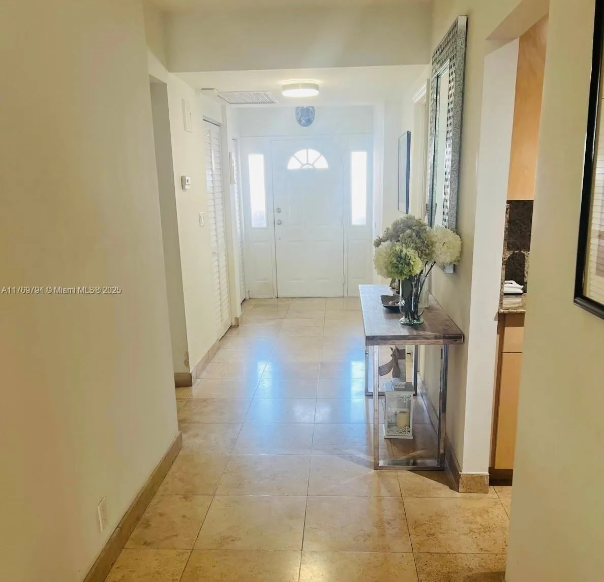 Key Biscayne, Florida 33149, United States, 3 Bedrooms Bedrooms, ,2 BathroomsBathrooms,Residential,Active,94904