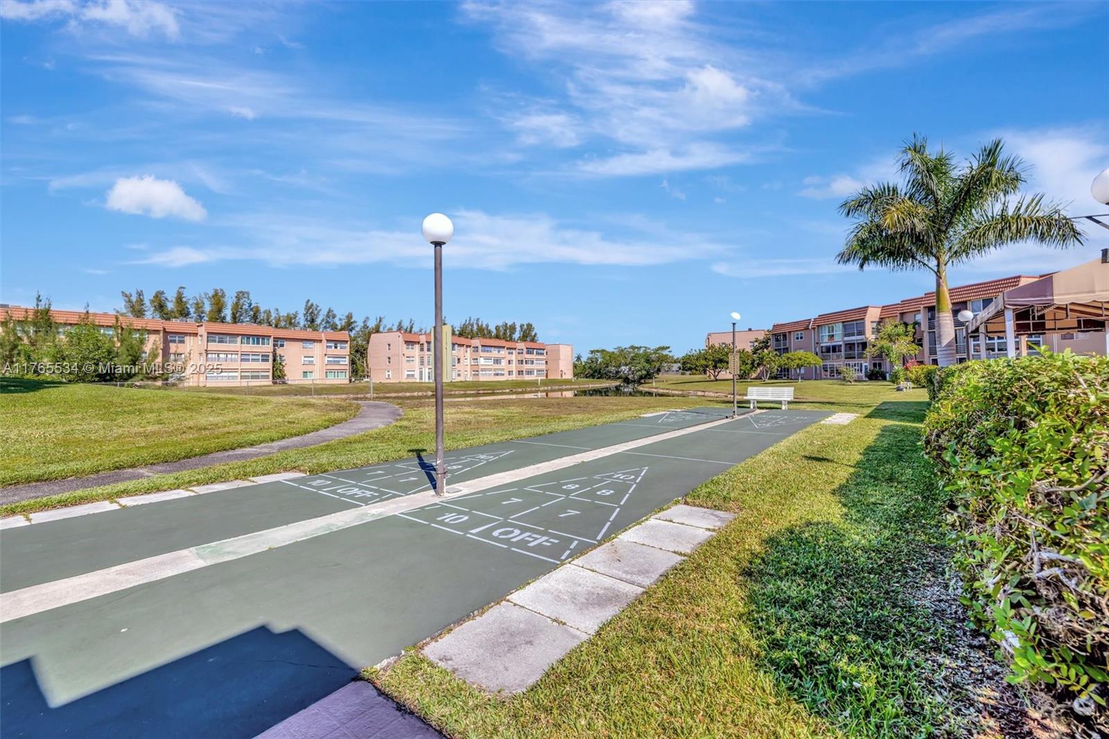 SUNRISE LAKES 152 CONDO - Residential