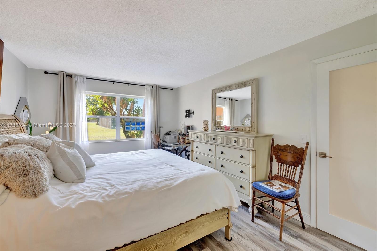 SUNRISE LAKES 152 CONDO - Residential