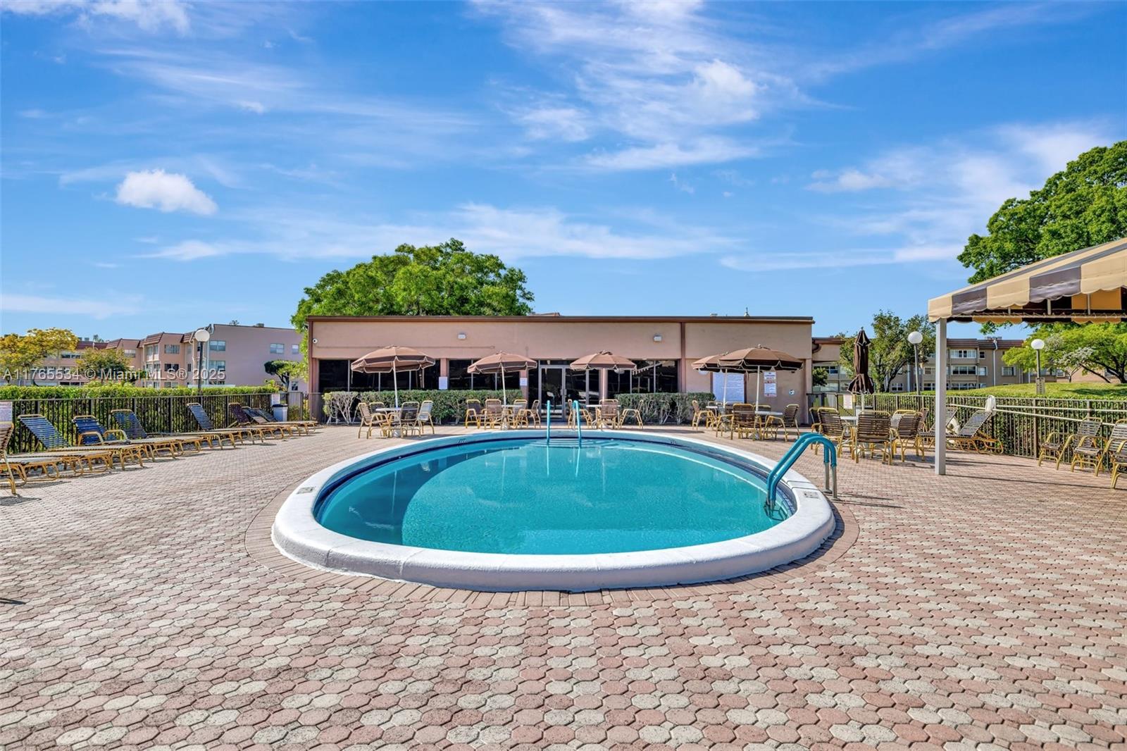 SUNRISE LAKES 152 CONDO - Residential