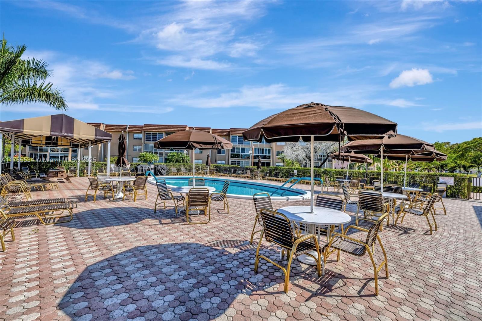 SUNRISE LAKES 152 CONDO - Residential