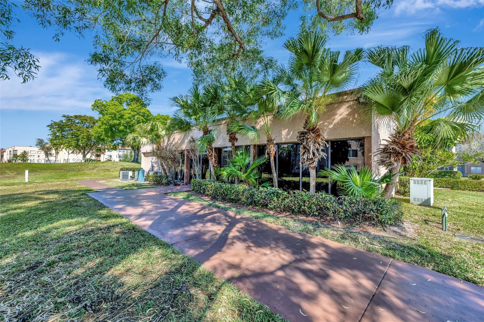 SUNRISE LAKES 152 CONDO - Residential