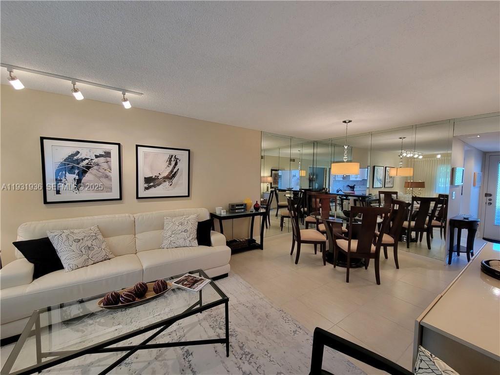 LAS VISTAS P-R IN INVERRA - Residential Lease