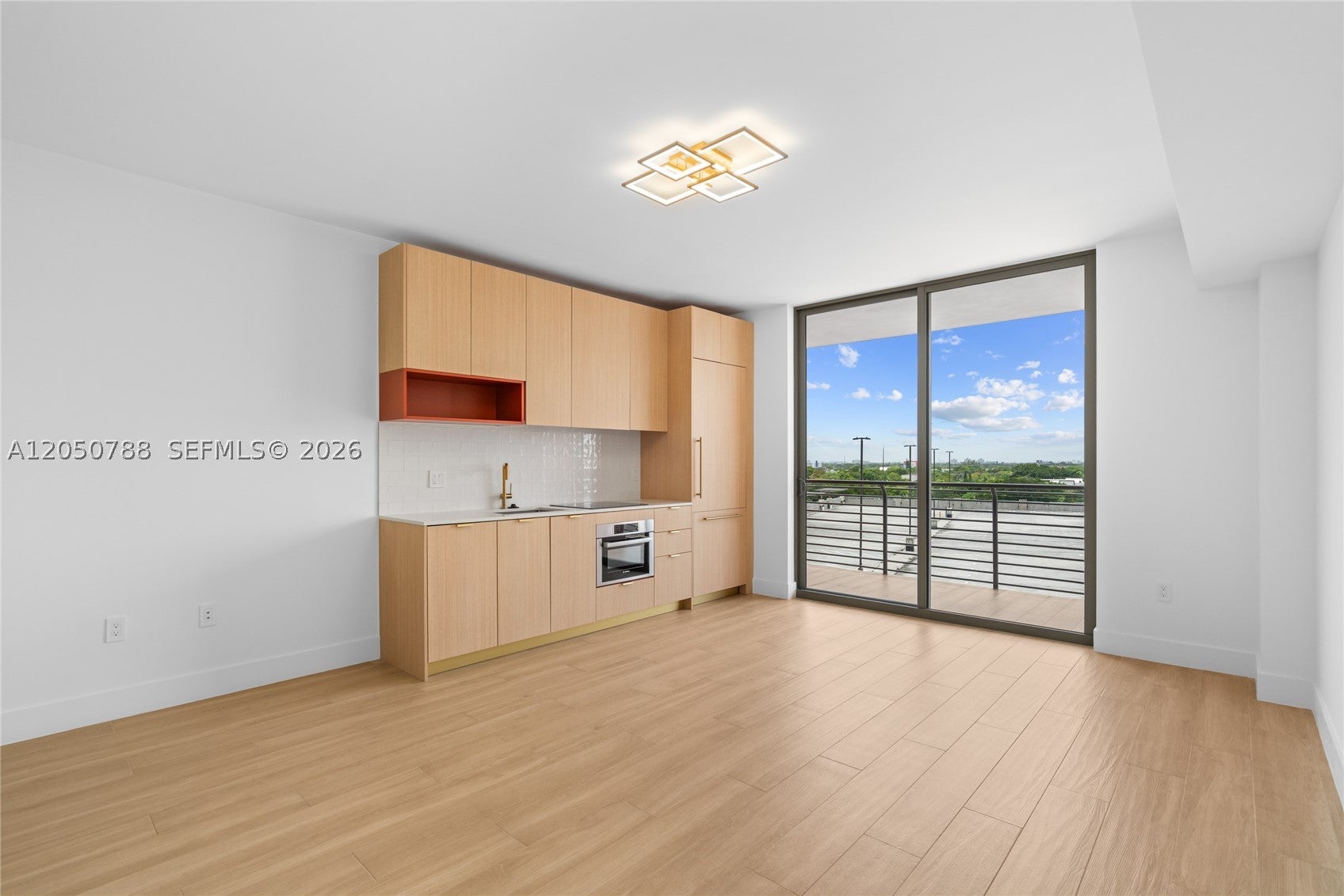 90 NE 32nd St 722