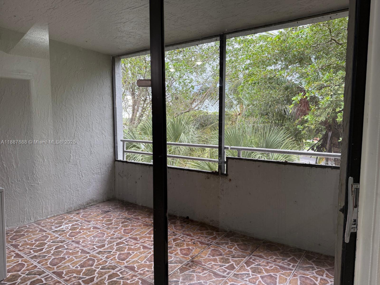 VERABELLA FALLS CONDO - Residential Lease