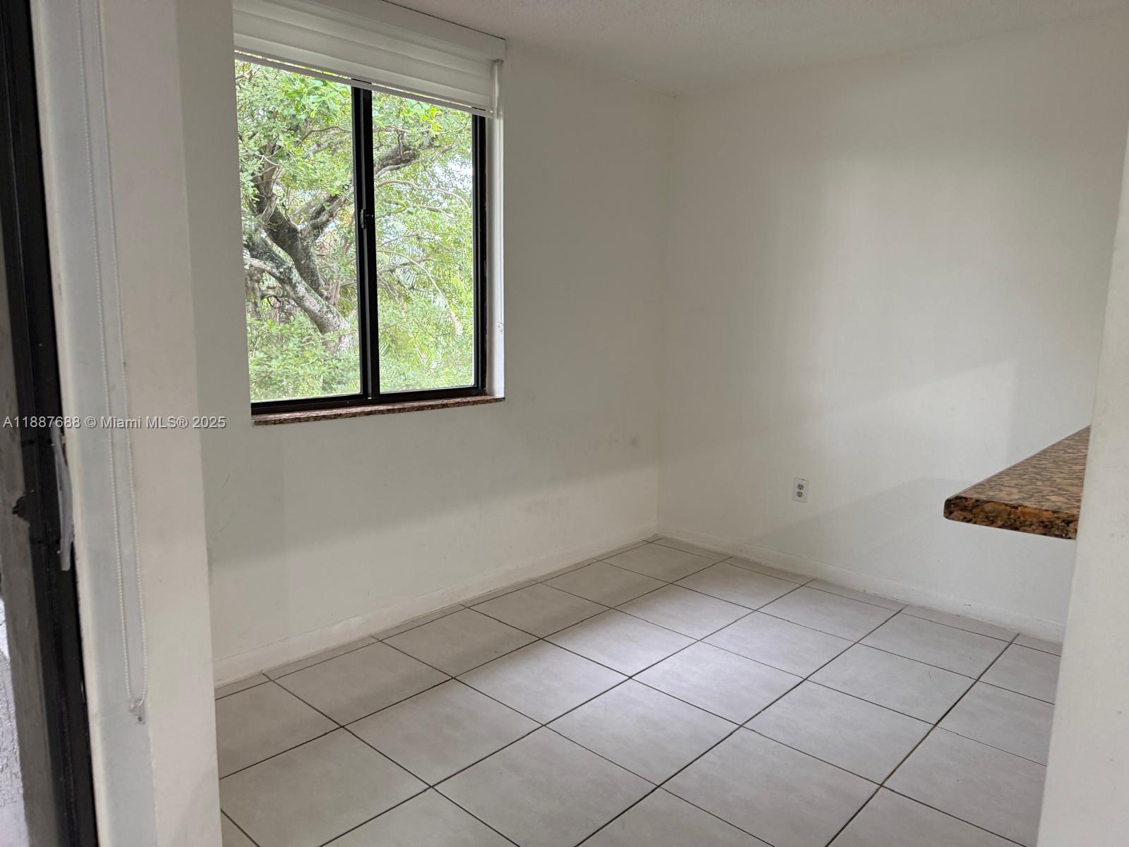 VERABELLA FALLS CONDO - Residential Lease