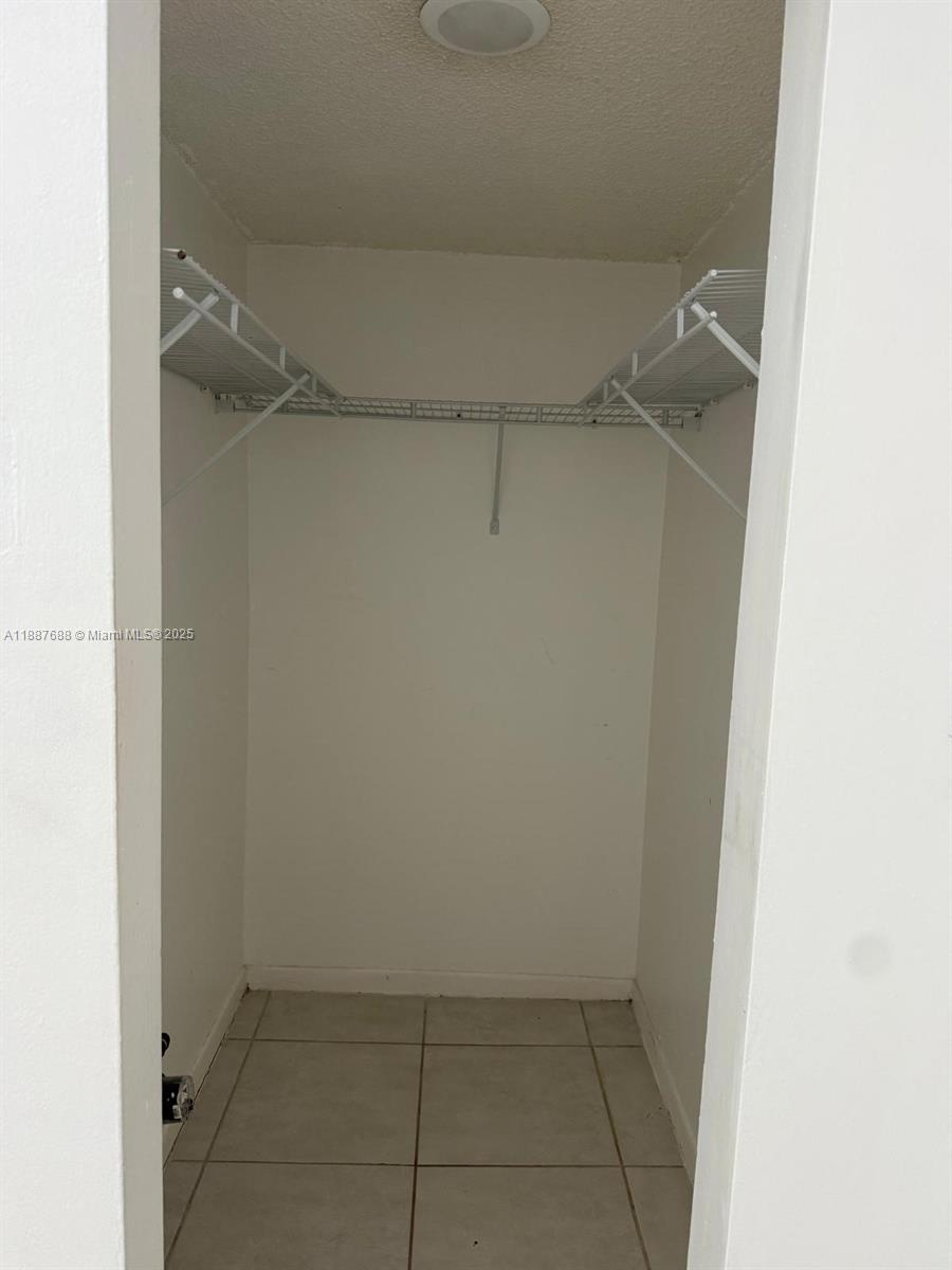 VERABELLA FALLS CONDO - Residential Lease