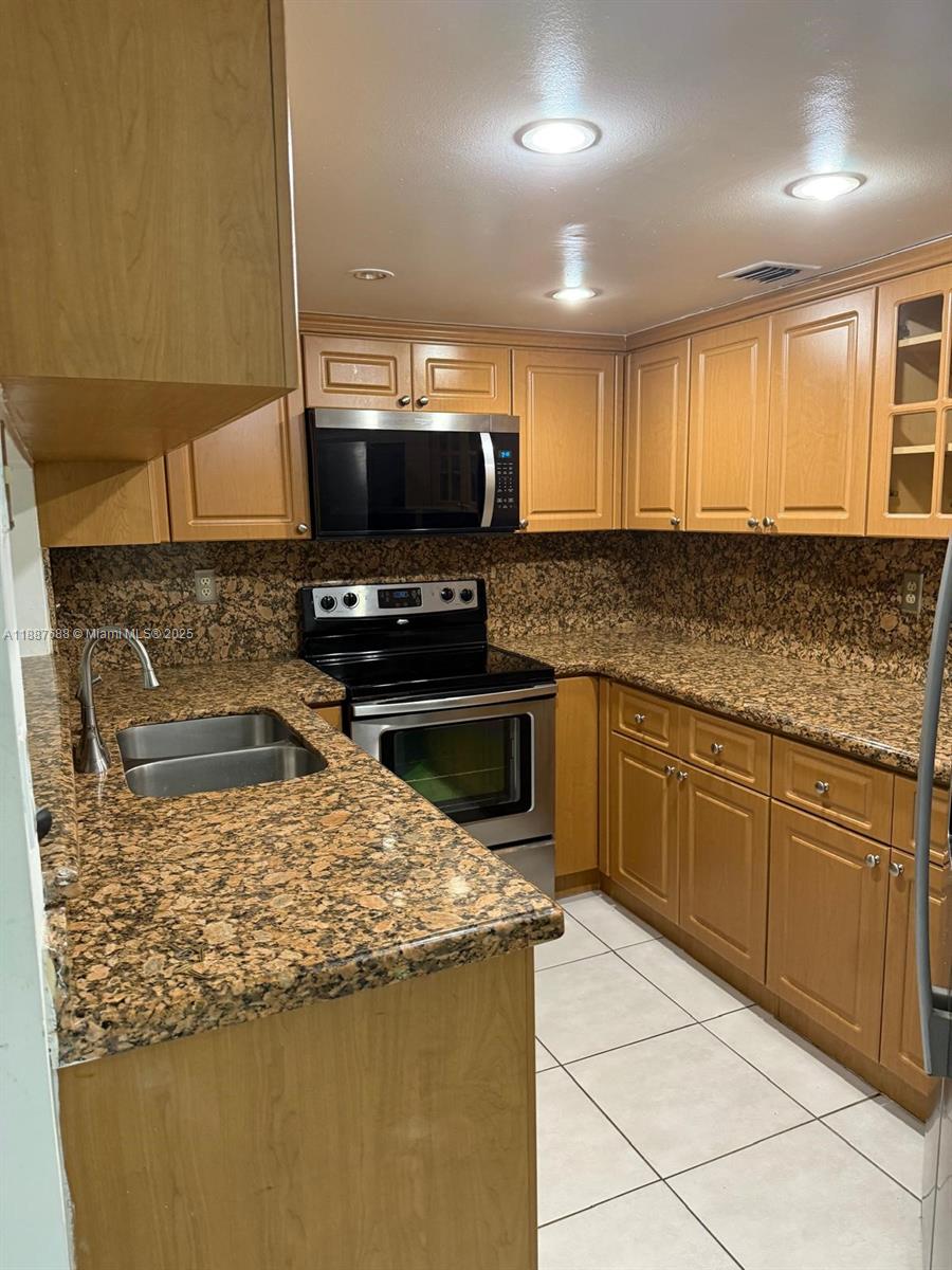 VERABELLA FALLS CONDO - Residential Lease